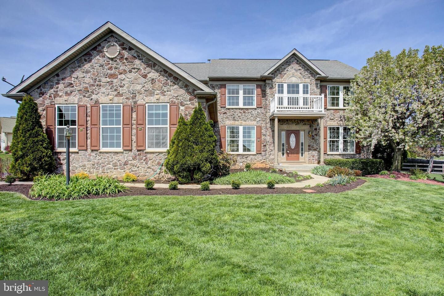 Property Photo:  1223 E Pebblebrook Drive  PA 17225 