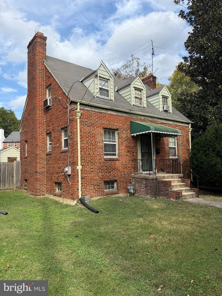 Property Photo:  1424 Michigan Avenue NE  DC 20017