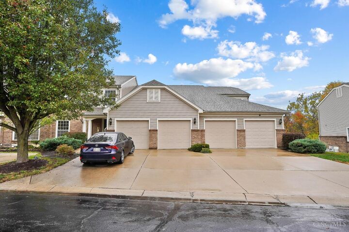 Property Photo:  720 Castlegate Lane  OH 45231