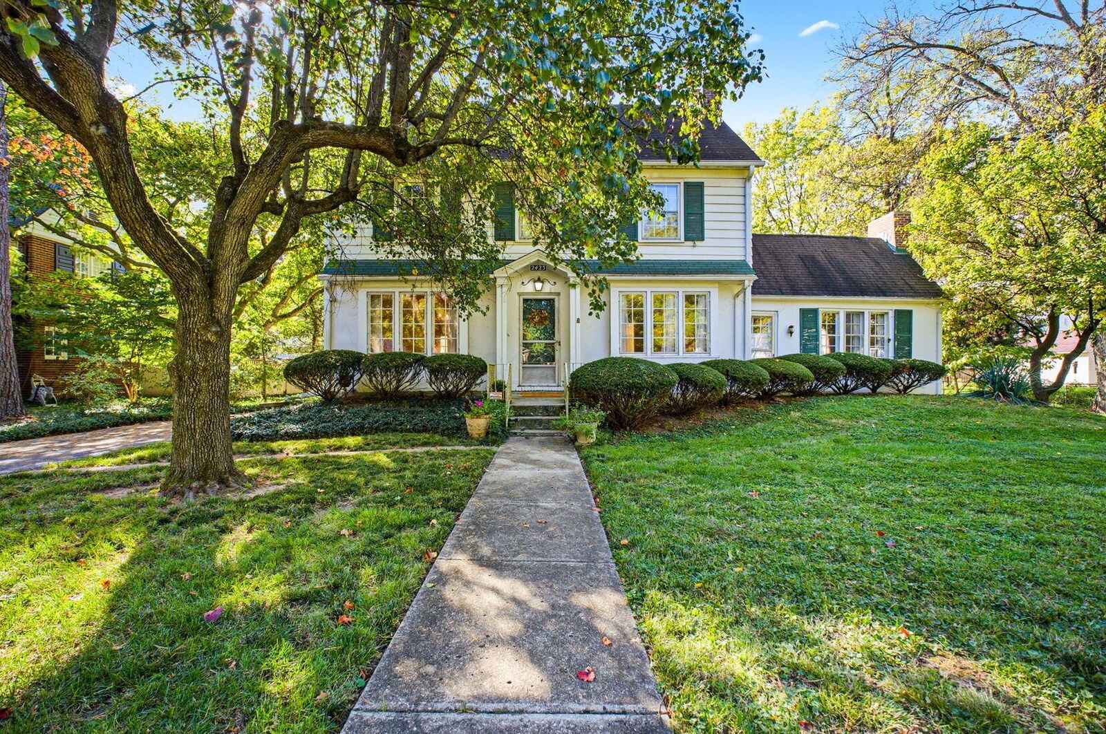 Property Photo:  2425 Bryden Road  OH 43209