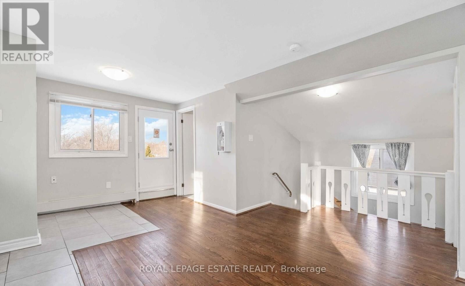 Property Photo:  142 Westlake Avenue 5  ON M4C 4R9 