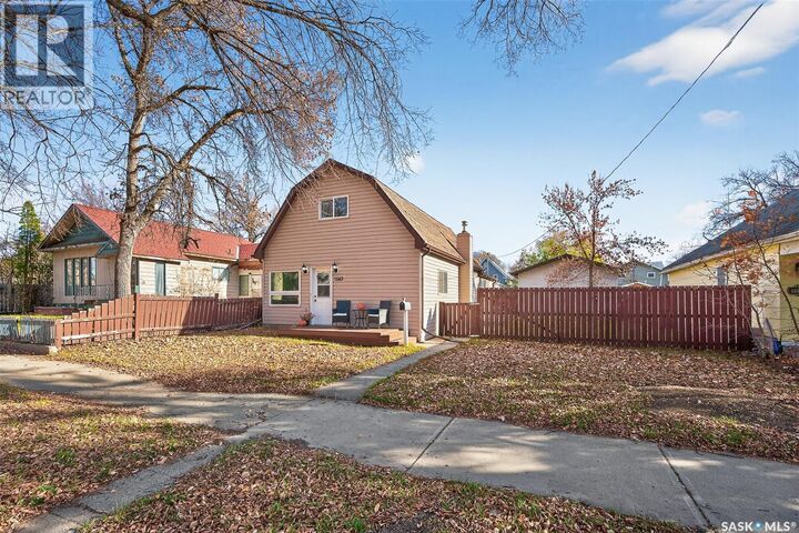 Property Photo:  1143 6th Avenue NW  SK S6H 4A7 