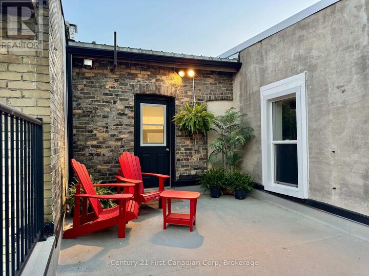 Property Photo:  181 Thames Street South A  ON N5C 2T6