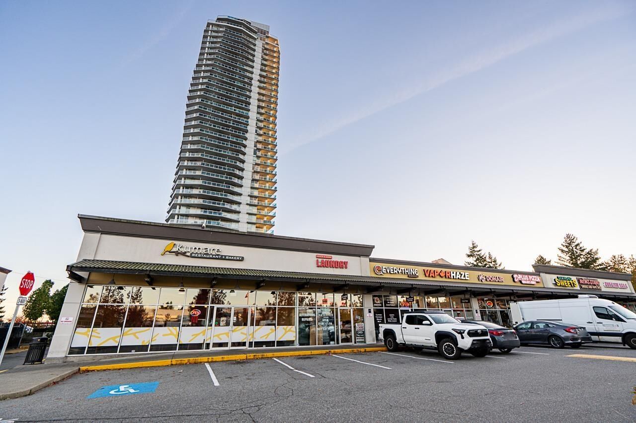 Photo de la propriété:  11967 80 1206  BC V4C 0E2 