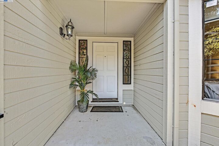 Property Photo: 600 Praderia Cir CA 94539