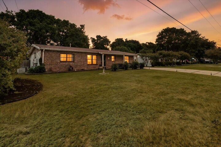 Property Photo:  331 NW Linda Lane  FL 32548