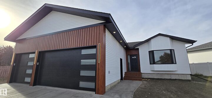 5706 43A Street — photo 1