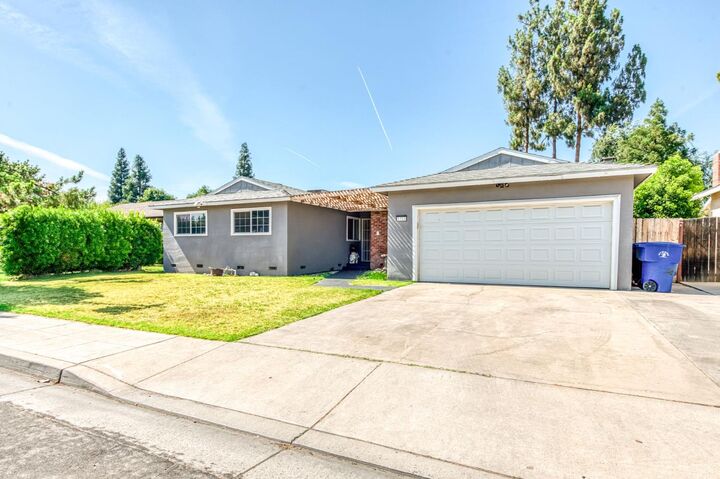 1755 Fairmont Avenue  Clovis CA 93611 photo