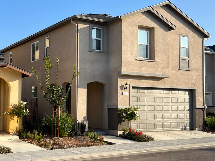 6294 E Moscato Drive  Fresno CA 93727 photo