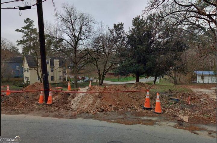 Property Photo: 1042 Hightower Road NW GA 30318