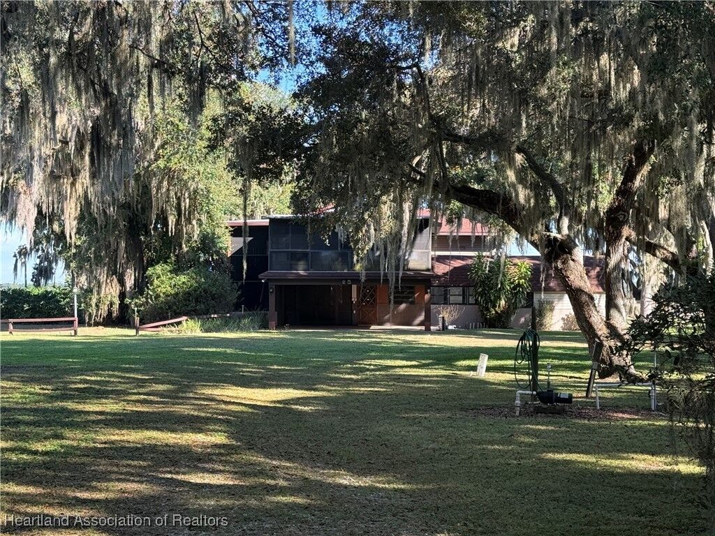 Property Photo:  1248 Josephine Court  FL 33875 