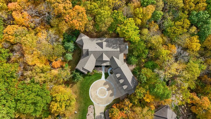 Property Photo:  1004 Oakwood Drive  IA 50226 