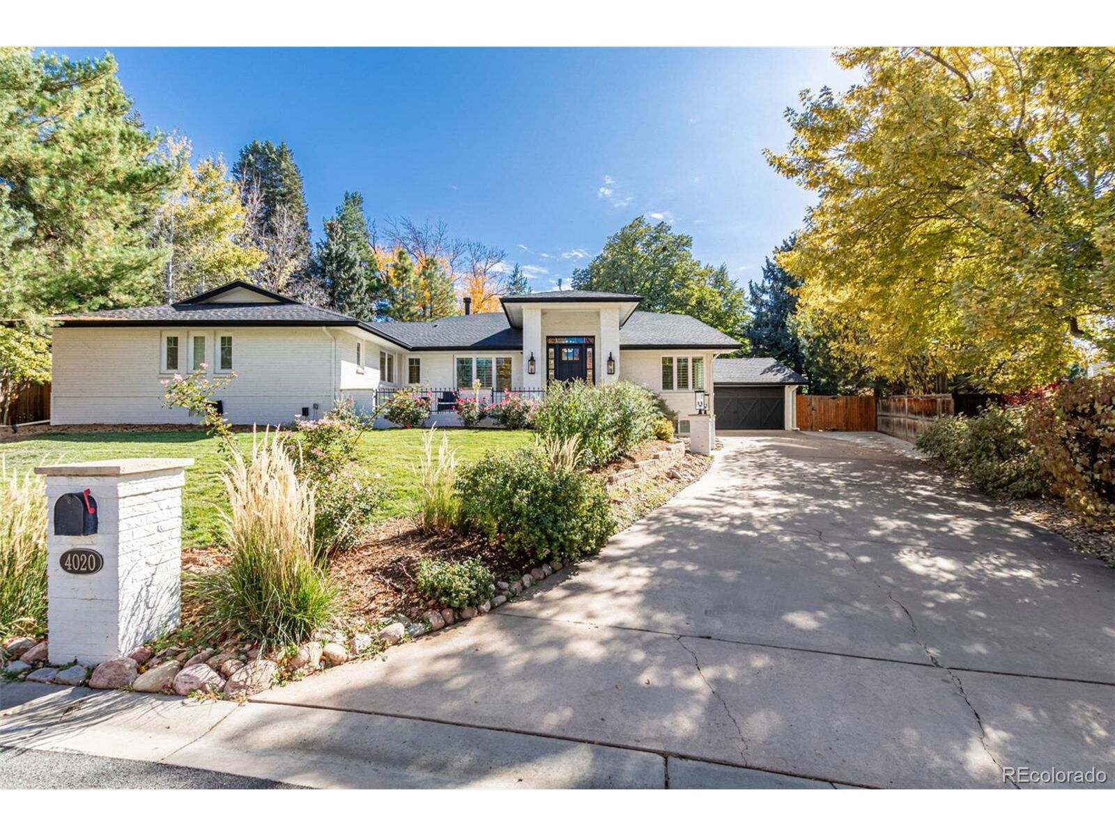 Property Photo:  4020 S Ivanhoe Ln  CO 80111 