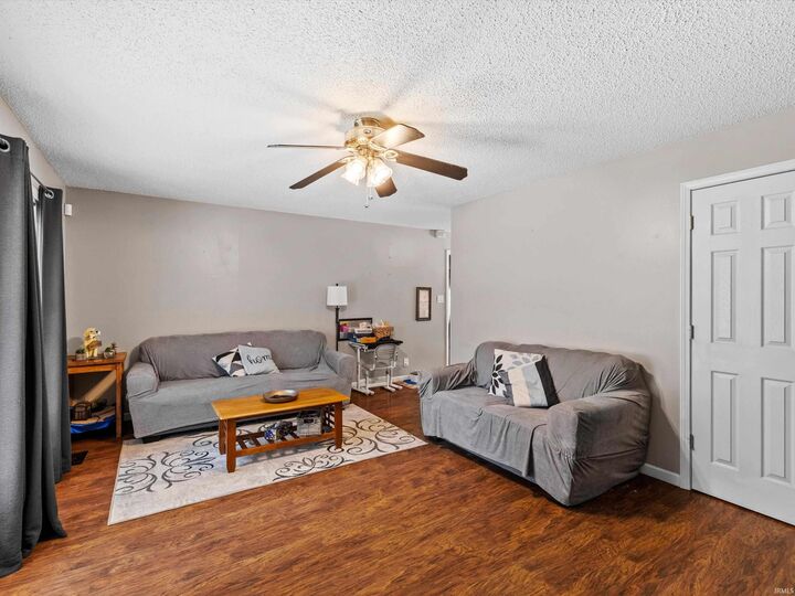 Property Photo:  125 Cortez Court  IN 47610