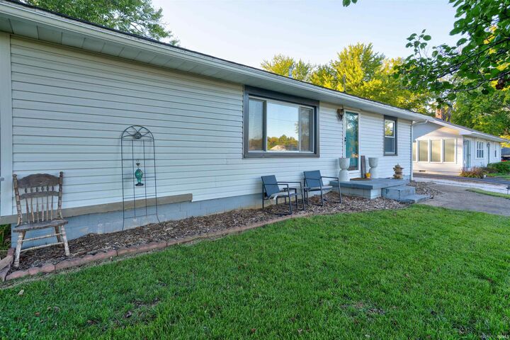 Property Photo:  1311 S Third Street  IN 47601