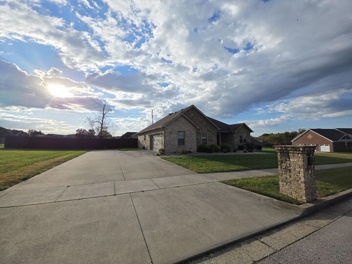 Property Photo:  1601 Merlot Court  KY 40403 