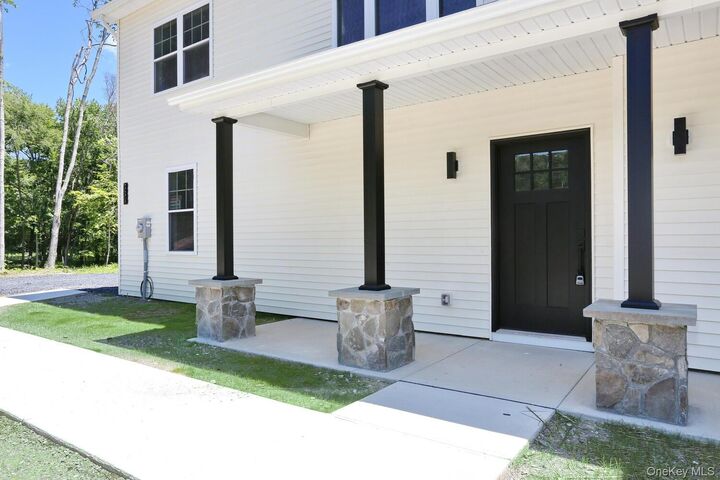 Property Photo:  334 N Ohioville Rd  NY 12561 