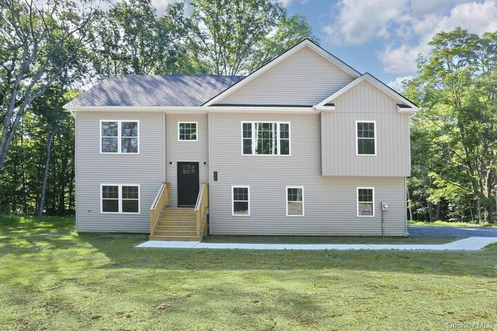 Property Photo:  350 N Ohioville Road  NY 12561 