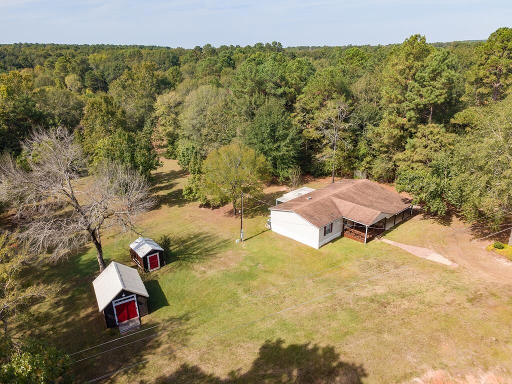 Property Photo: 1296 Cr 560 TX 75944