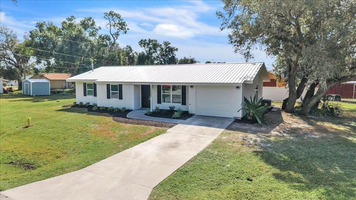 Property Photo:  20409 Emerald Avenue  FL 33952 