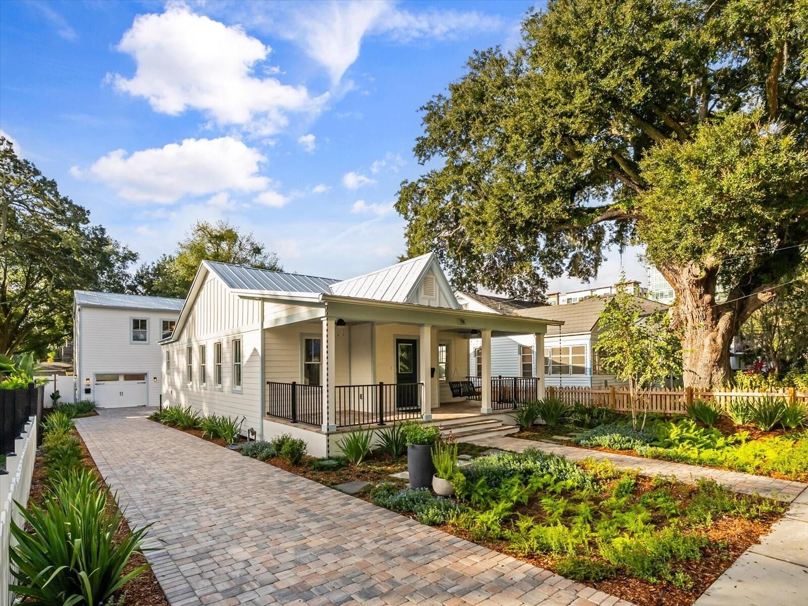 Property Photo: 716 E Pine Street FL 32801