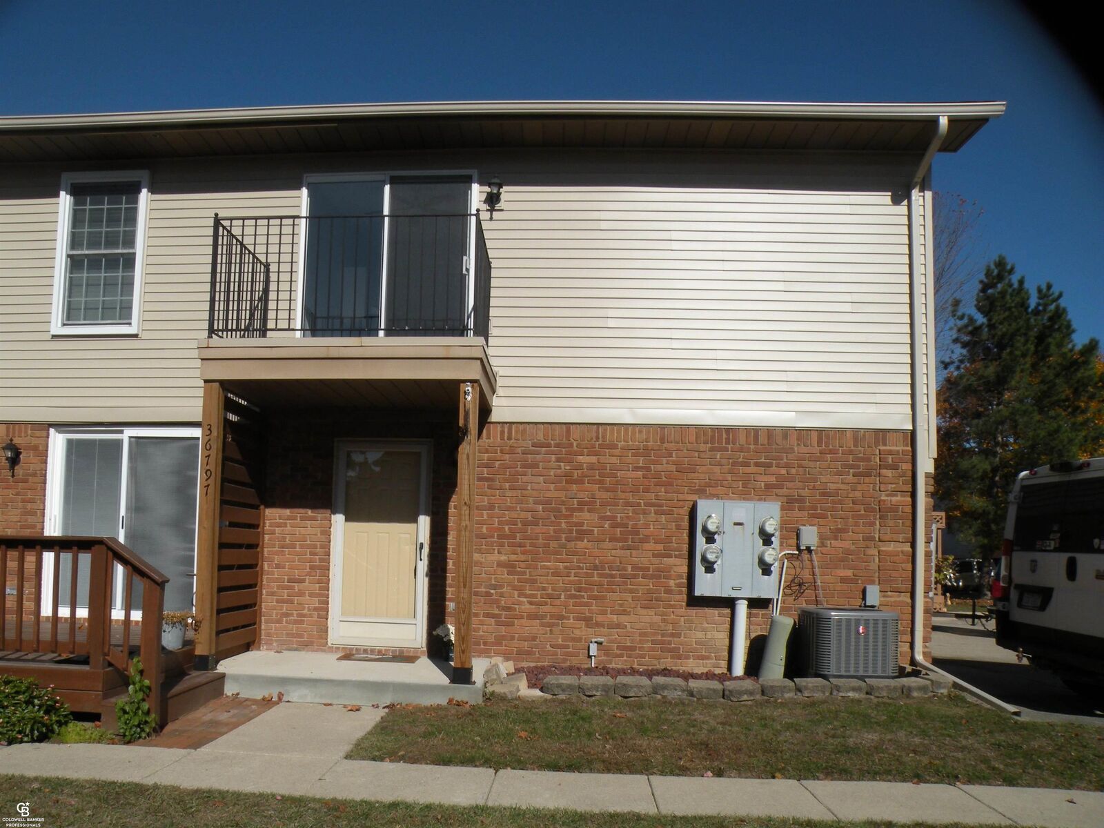 Property Photo:  36797 W Meadowood Street  MI 48062 