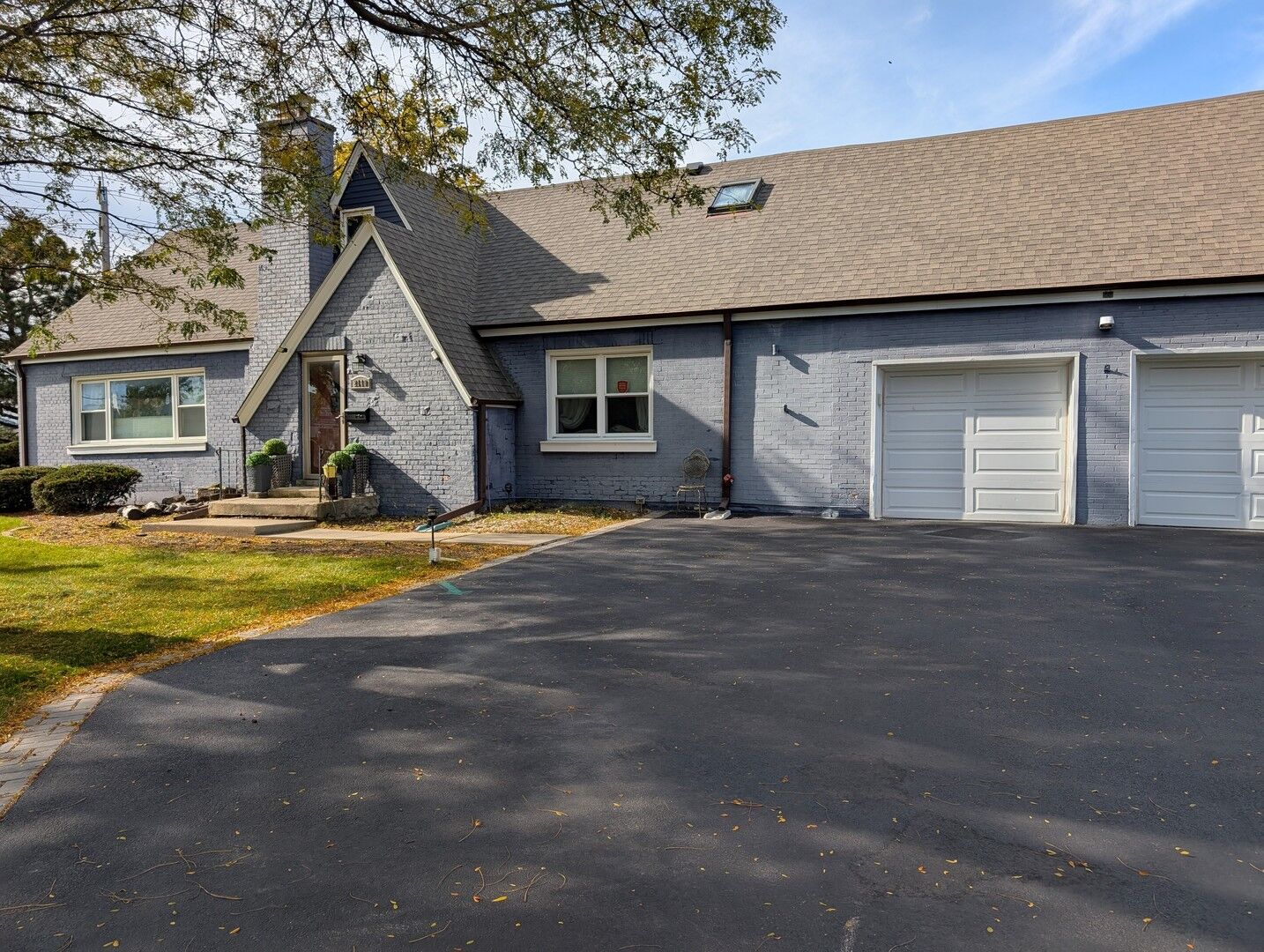 Property Photo: 2140 Beechnut Road IL 60062