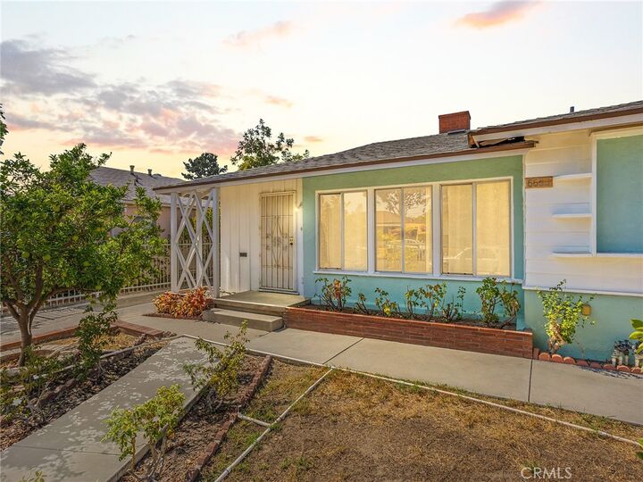 Property Photo:  6633 Riverton Avenue  CA 91606 