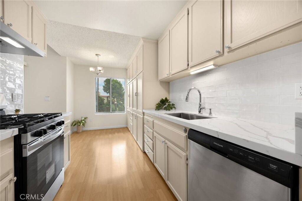 Property Photo: 700 W La Veta I-8 CA 92868