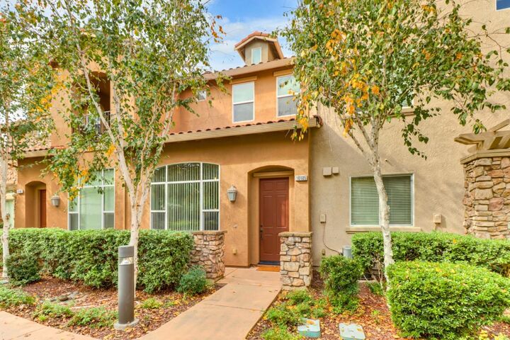 Property Photo:  2580 W El Camino Avenue 10105  CA 95833