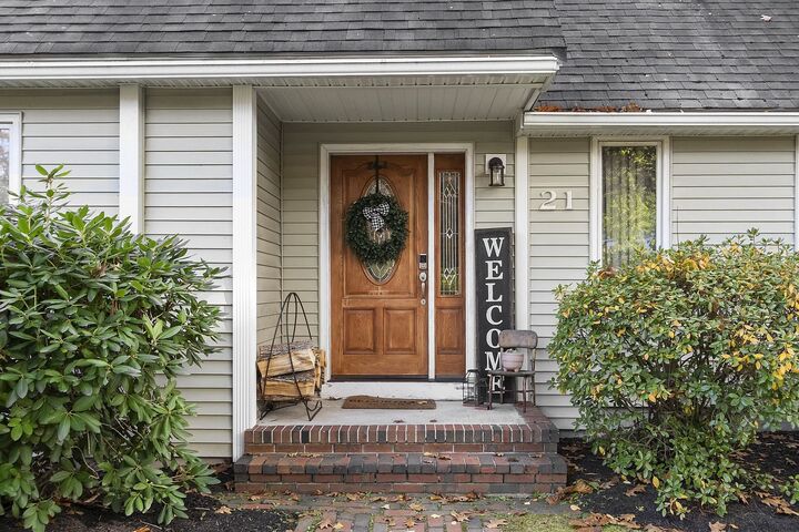 Property Photo:  21 Teague Drive  NH 03079-1261