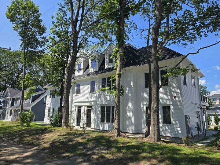 Property Photo:  21 Grapevine Run  NH 03801 