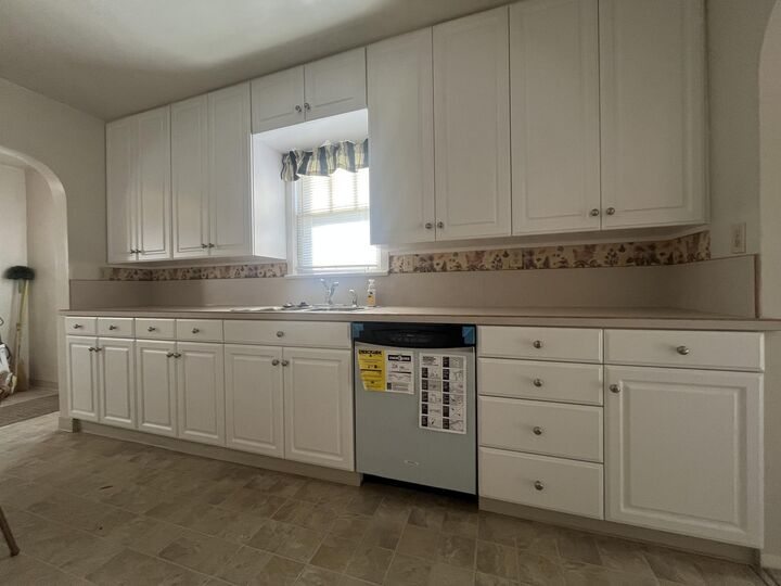 Property Photo:  3125 Summers Lane  OR 97603 