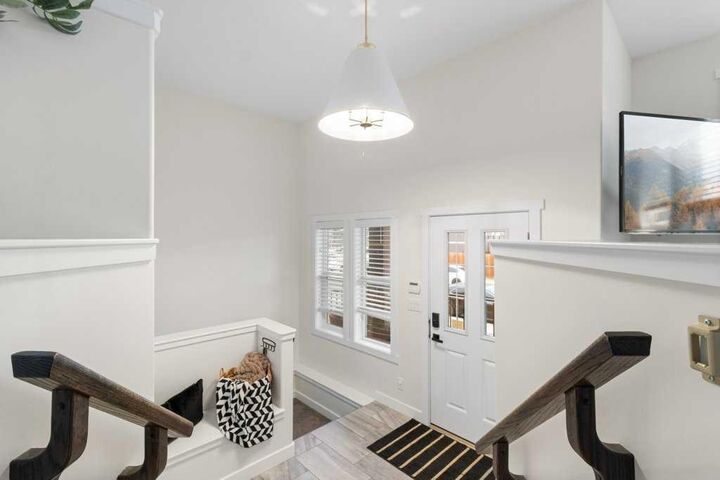 Property Photo:  14 Village Crescent  AB T4R 0P3