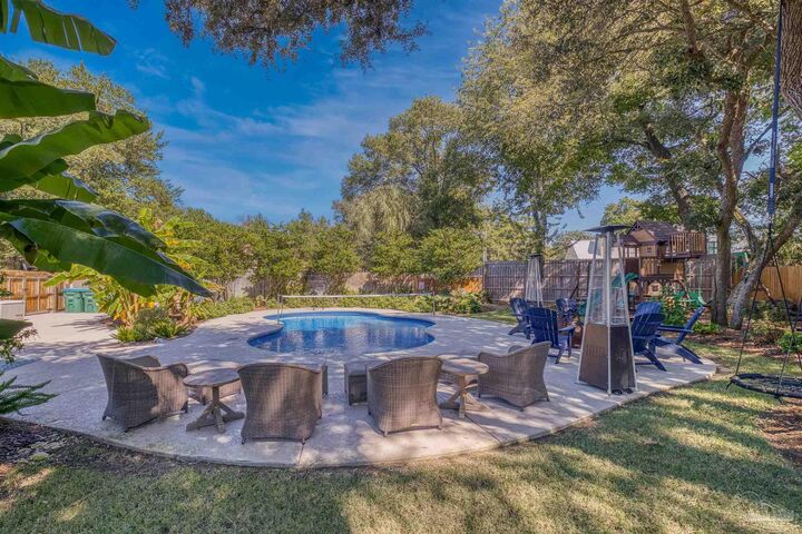 Property Photo: 230 Oviedo St FL 32561