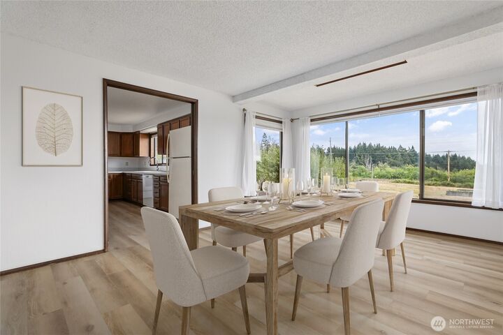 Property Photo:  2725  Hunt Road  WA 98277