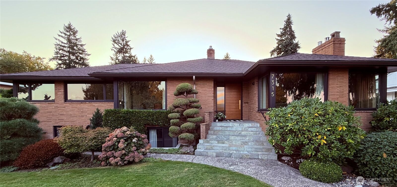 Property Photo:  7315  51st Avenue NE  WA 98115