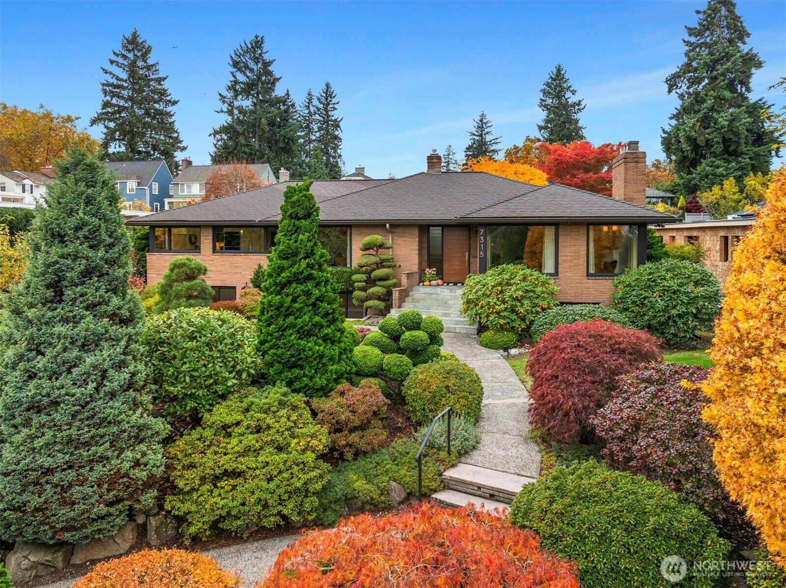 Property Photo:  7315  51st Avenue NE  WA 98115