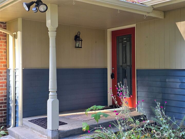 Property Photo:  3306 S Camano Drive A  WA 98282