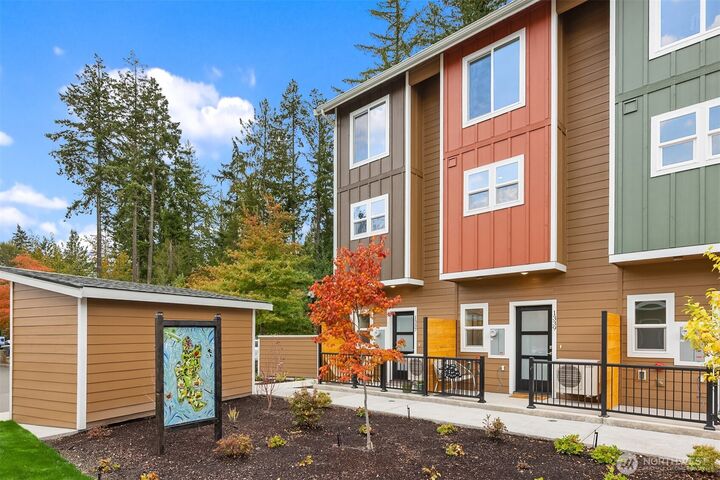 Property Photo:  1339  Nolta Loop NE  WA 98110