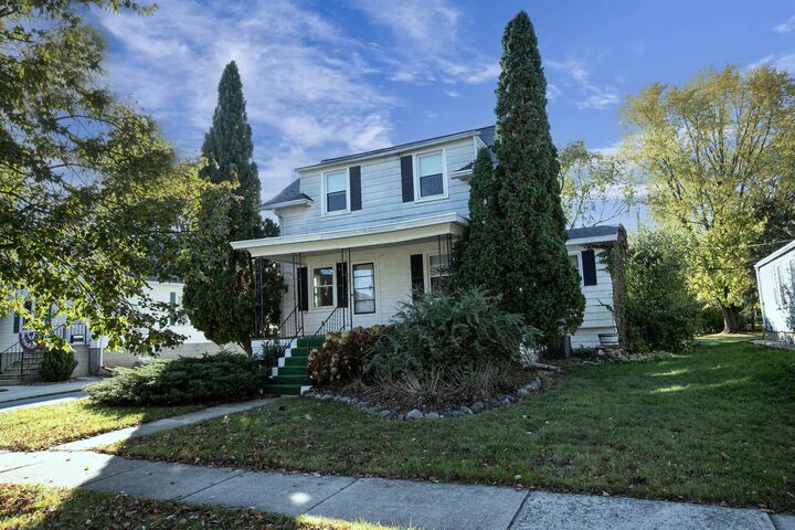 Property Photo:  248 E Bank Street  WI 54935-2422