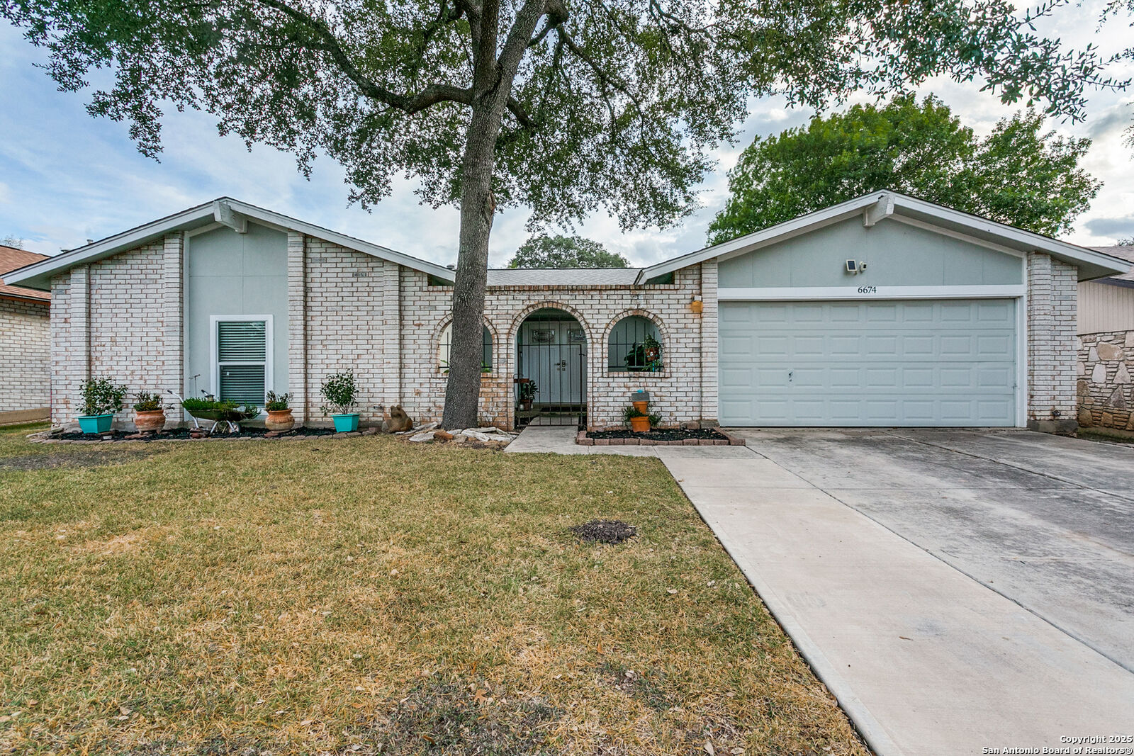 Property Photo:  6674 Country Field  TX 78240 