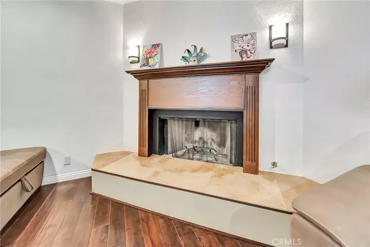 Property Photo:  24420 Victory 5  CA 91367 