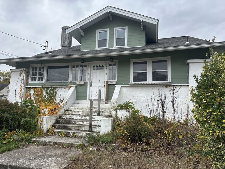 Property Photo: 6 Perry Avenue CT 06360