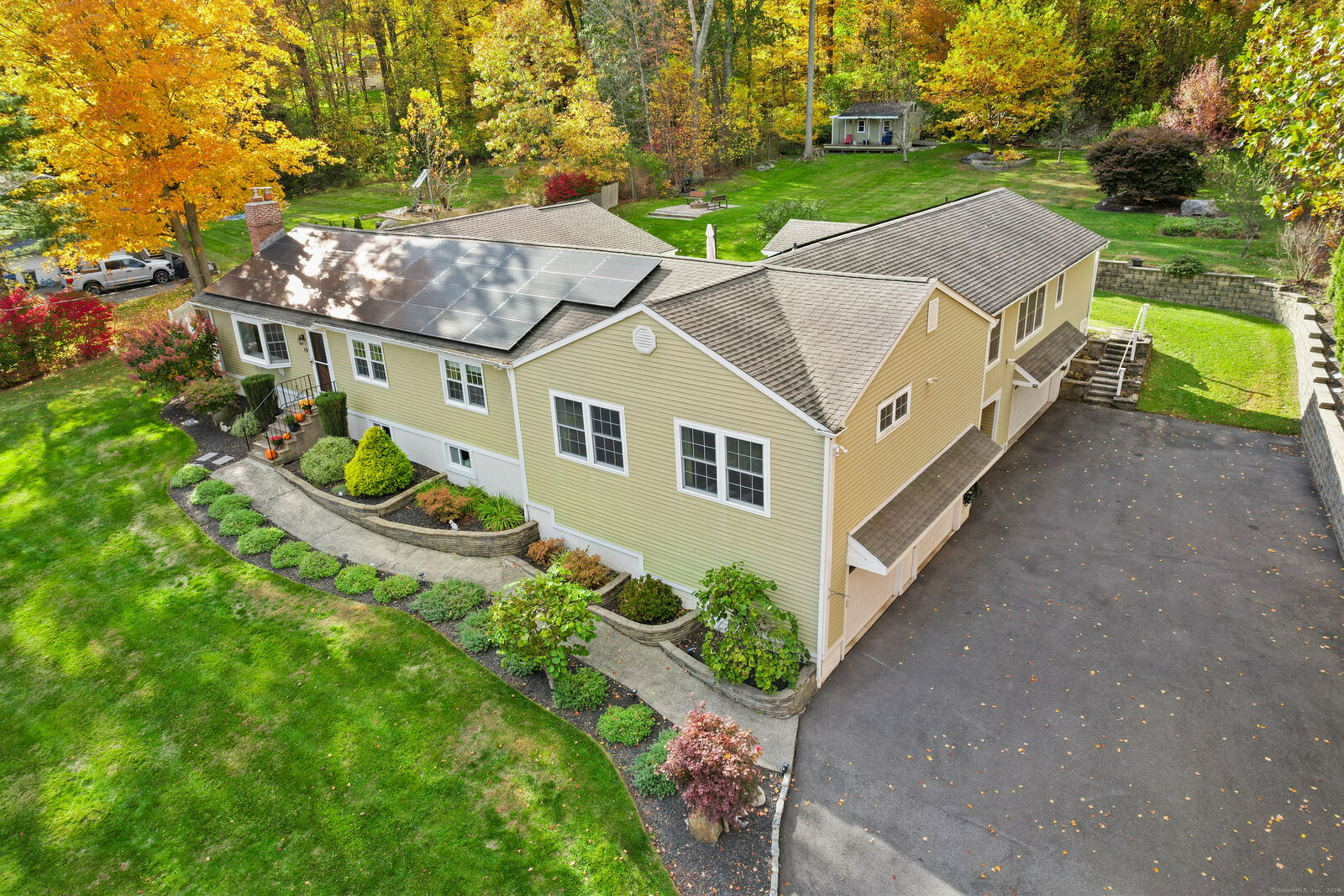 Property Photo:  19 Pamela Drive  CT 06468