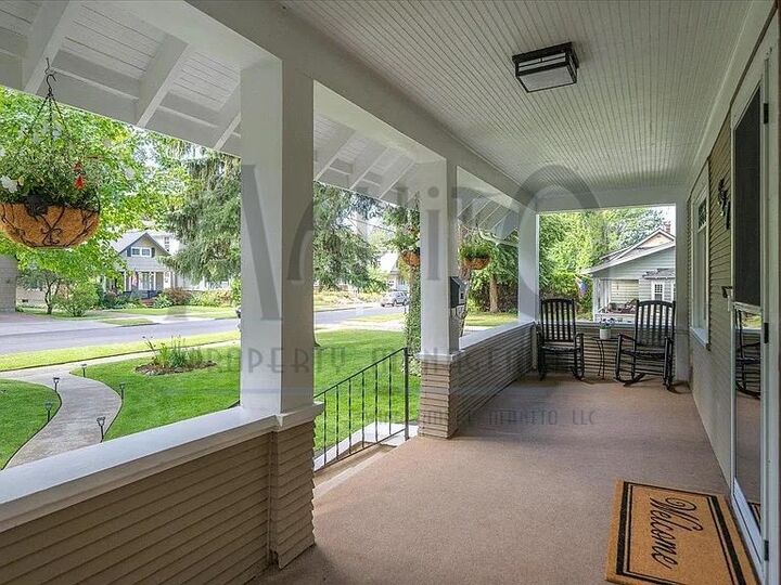 Property Photo: 627 E 23rd Ave WA 99203