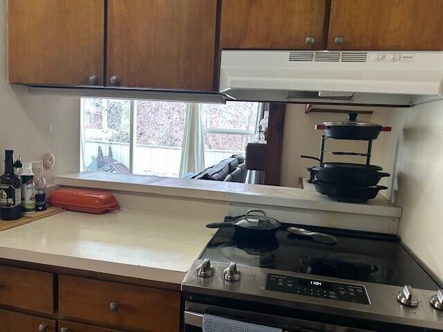 Property Photo:  211 N 1st Ave 5  ID 83340