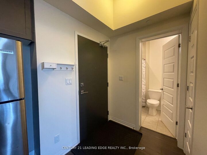 Photo de la propriété:  2 Adam Sellers Street 107  ON L6B 1P2 