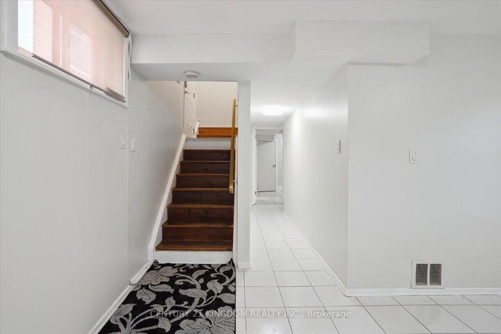 Property Photo:  37 Robinson Avenue Lower  ON M1L 3S8 