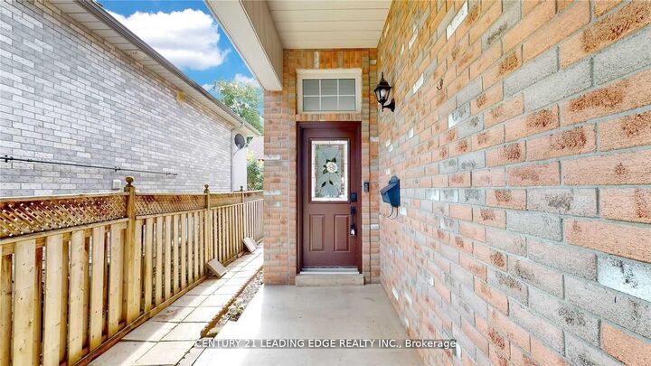Property Photo:  507 Dunlop Street  ON L1N 1V3